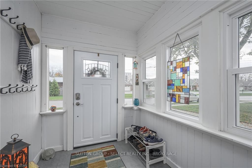 Photo 4 of 76 Princess Avenue, St. Thomas — HOMEH