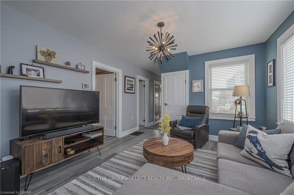 Photo 16 of 76 Princess Avenue, St. Thomas — HOMEH
