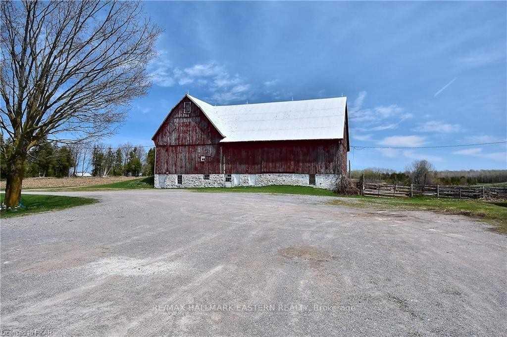 Photo 19 of 1490 Centre Road, Douro-Dummer — HOMEH