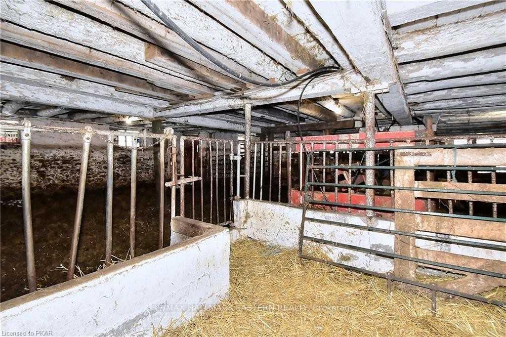 Photo 21 of 1490 Centre Road, Douro-Dummer — HOMEH
