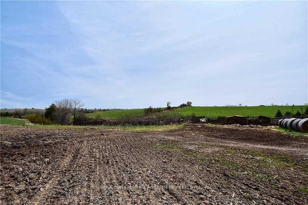 Photo 33 of 1490 Centre Road, Douro-Dummer — HOMEH
