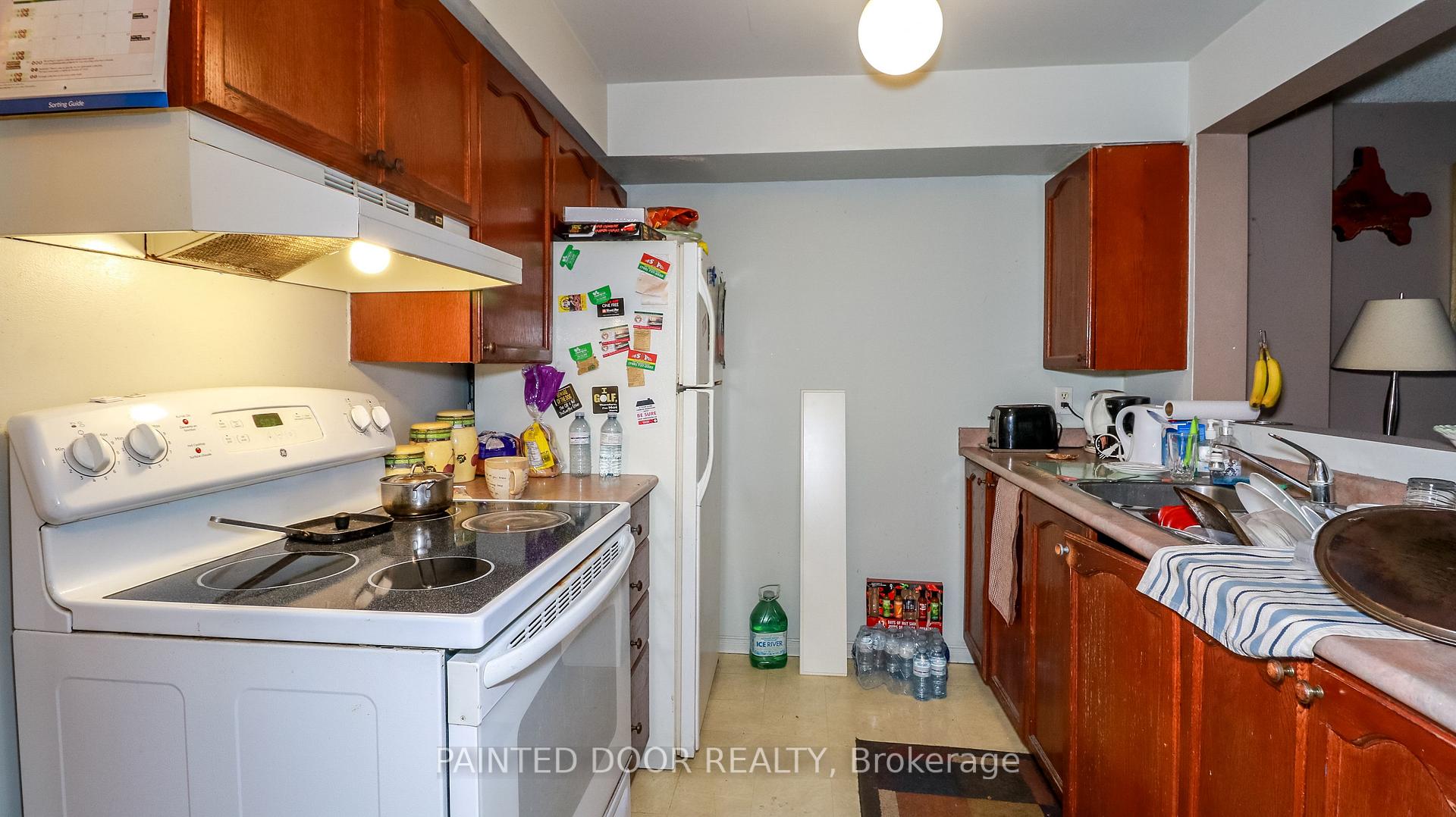 Photo 3 of 172 Sydenham Wells, Barrie, Georgian Drive — HOMEH