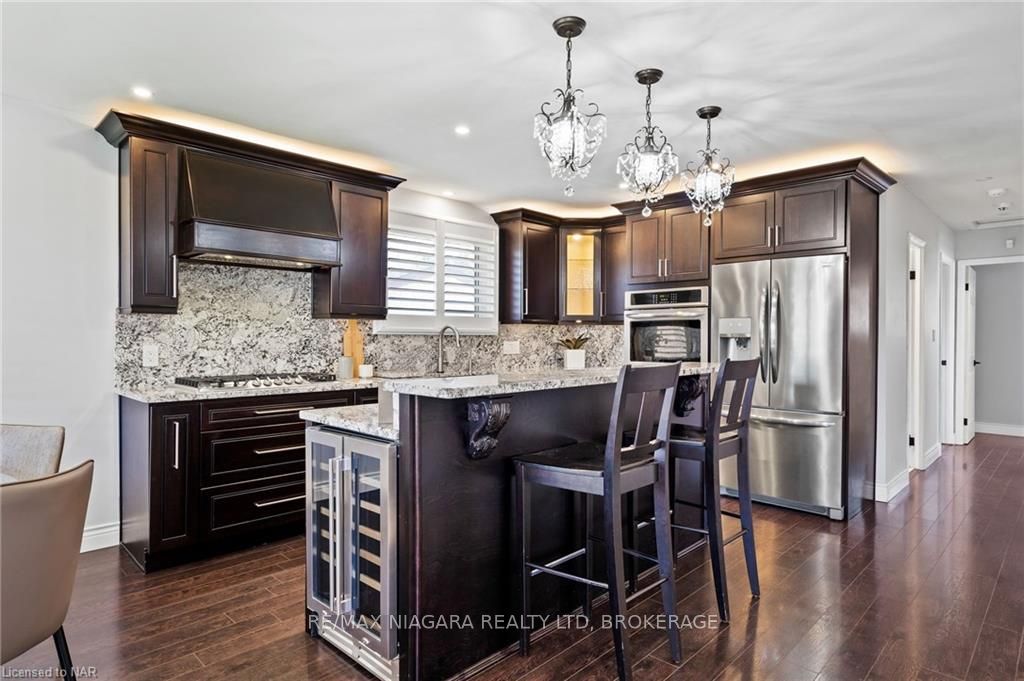Photo 4 of 37 Cherie Road, St. Catharines, Lakeshore — HOMEH