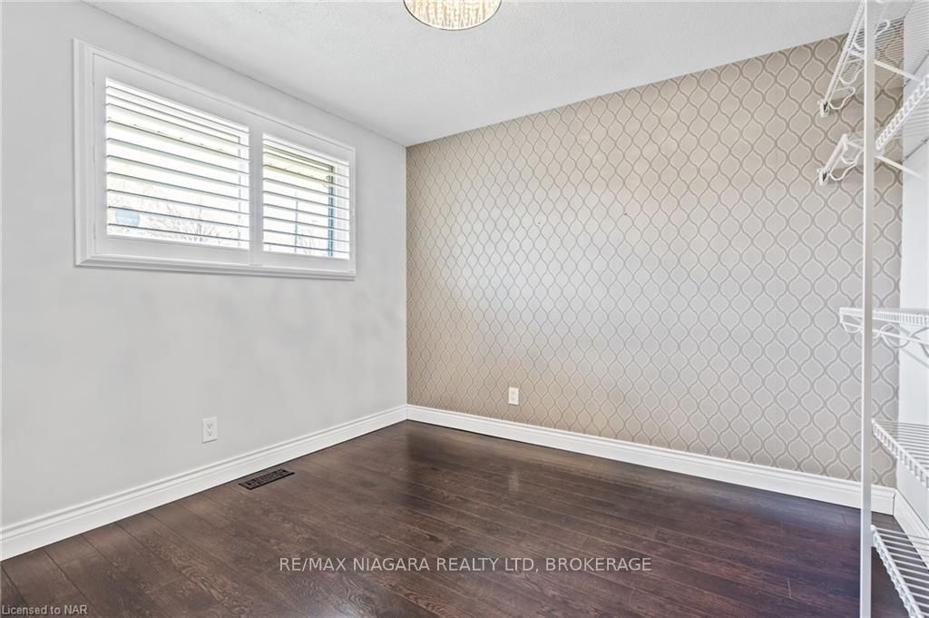 Photo 15 of 37 Cherie Road, St. Catharines, Lakeshore — HOMEH