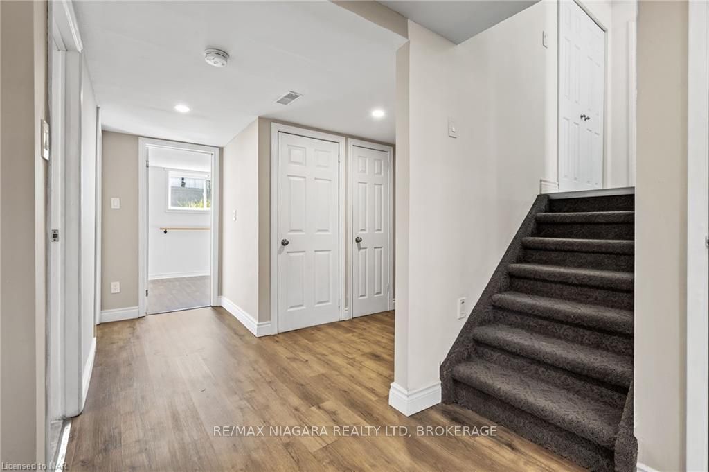 Photo 20 of 37 Cherie Road, St. Catharines, Lakeshore — HOMEH
