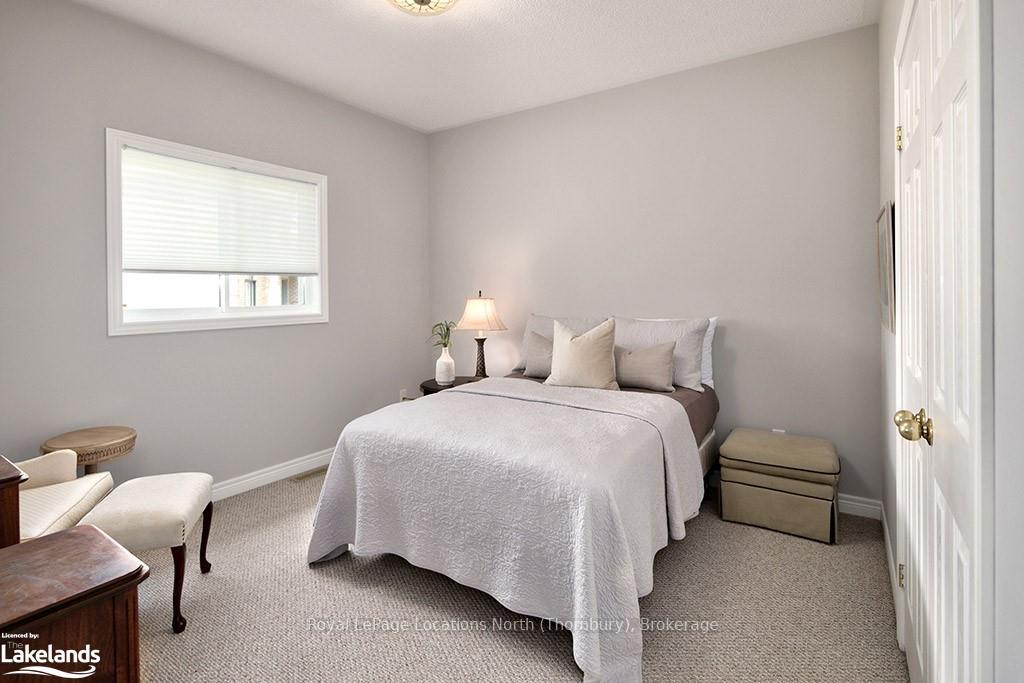 Photo 19 of 4 Porcupine Circle, Barrie, Ardagh — HOMEH