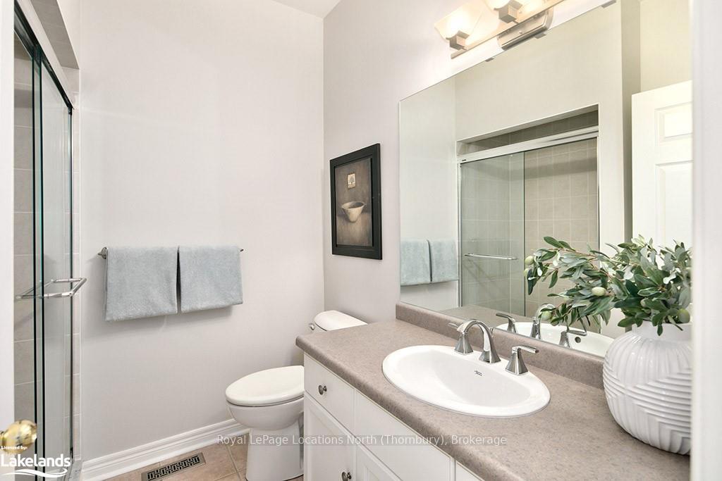 Photo 20 of 4 Porcupine Circle, Barrie, Ardagh — HOMEH