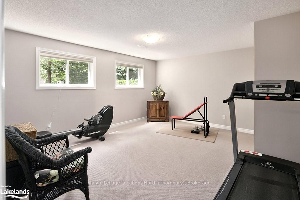 Photo 23 of 4 Porcupine Circle, Barrie, Ardagh — HOMEH