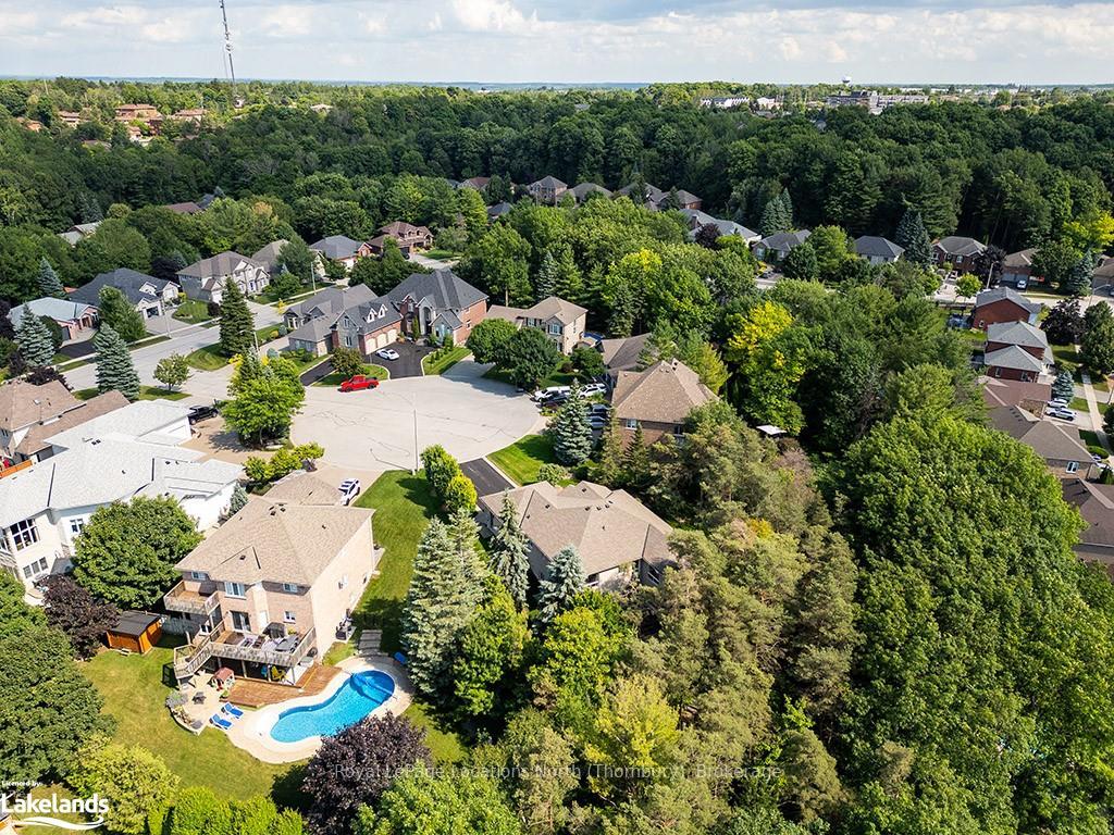 Photo 32 of 4 Porcupine Circle, Barrie, Ardagh — HOMEH