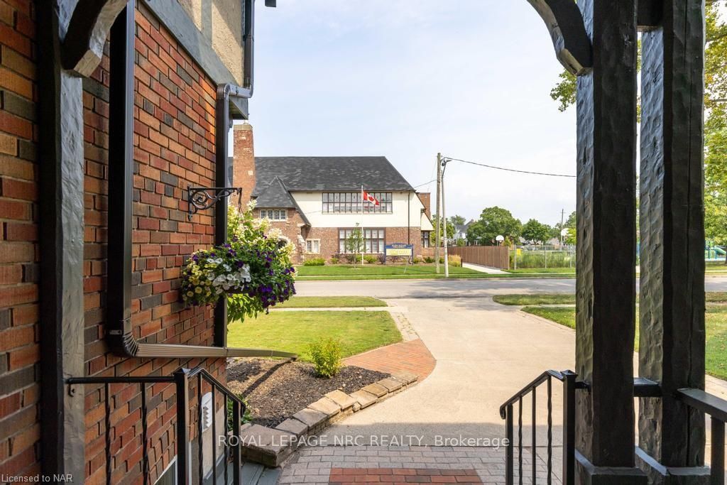 Photo 8 of 96 South Drive, St. Catharines, Old Glenridge — HOMEH