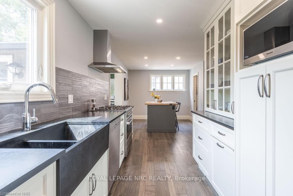 Photo 15 of 96 South Drive, St. Catharines, Old Glenridge — HOMEH