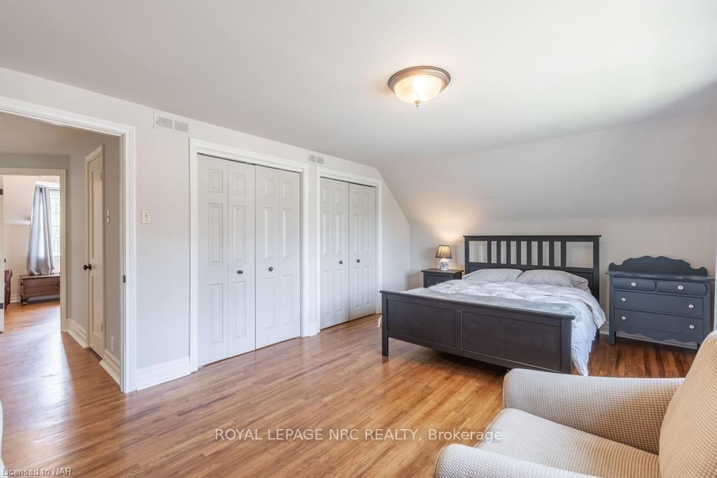 Photo 33 of 96 South Drive, St. Catharines, Old Glenridge — HOMEH