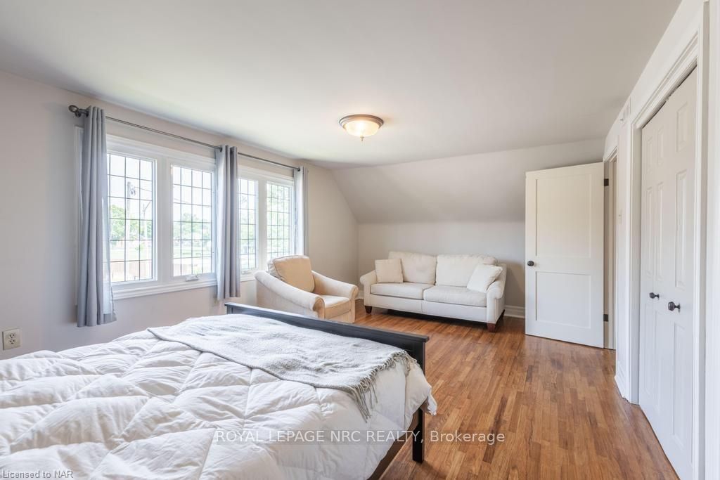Photo 34 of 96 South Drive, St. Catharines, Old Glenridge — HOMEH