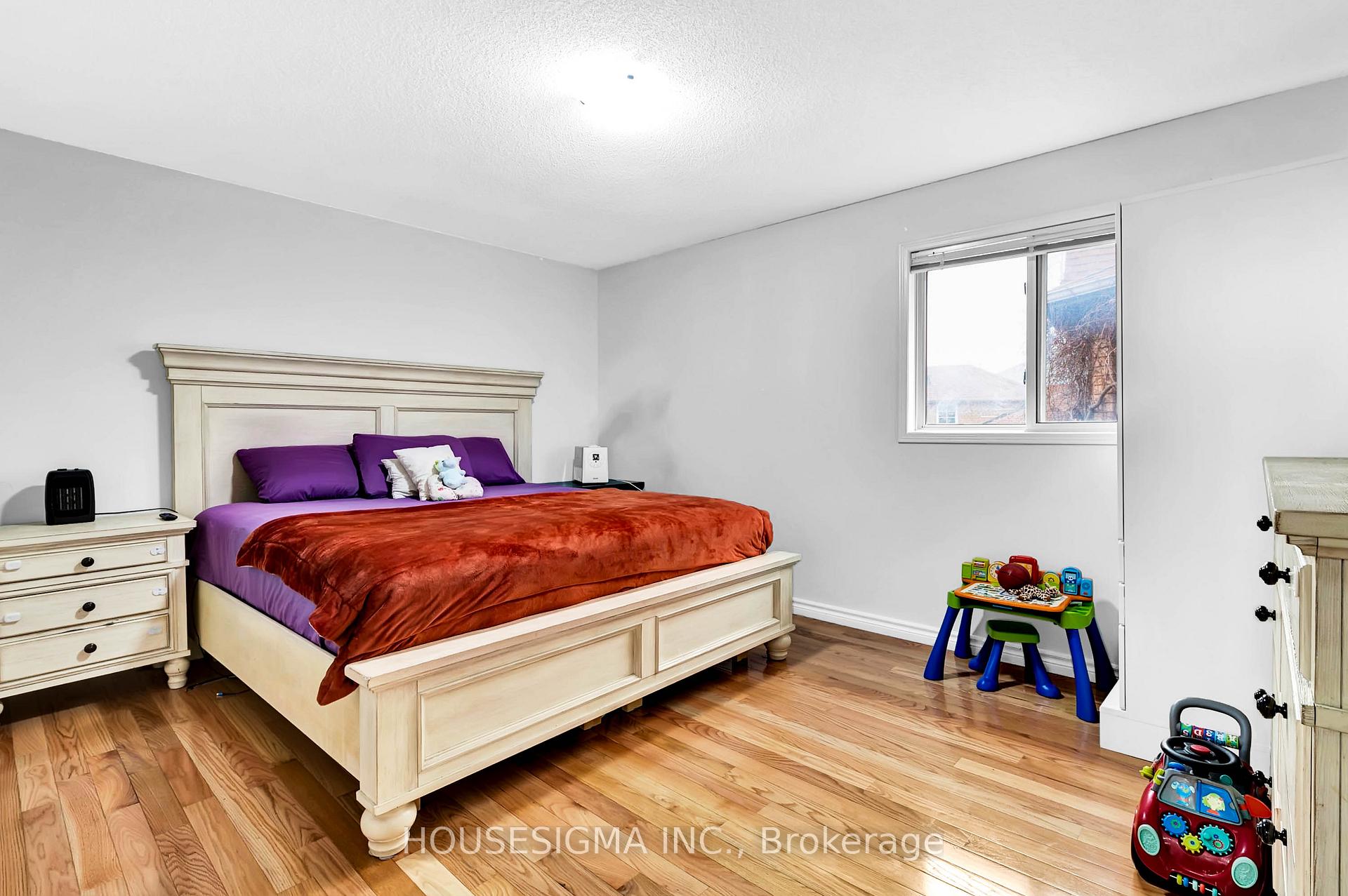 Photo 32 of 41 Loon Avenue, Barrie, Painswick South — HOMEH