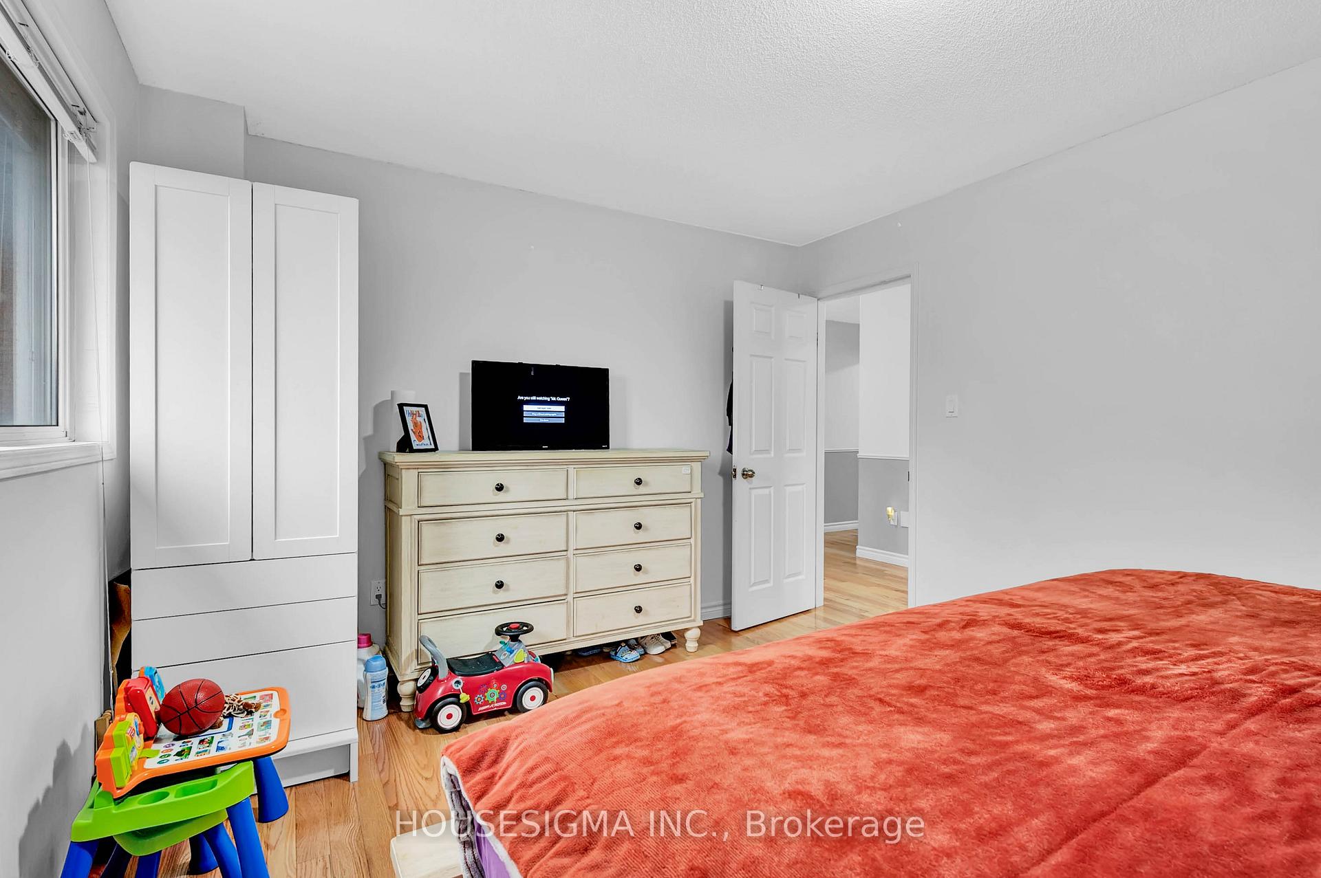 Photo 33 of 41 Loon Avenue, Barrie, Painswick South — HOMEH