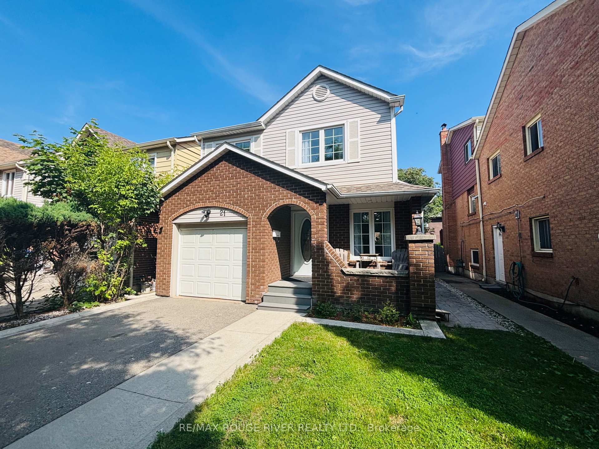 Photo 1 of 21 Slater Circle, Brampton, Brampton West — HOMEH