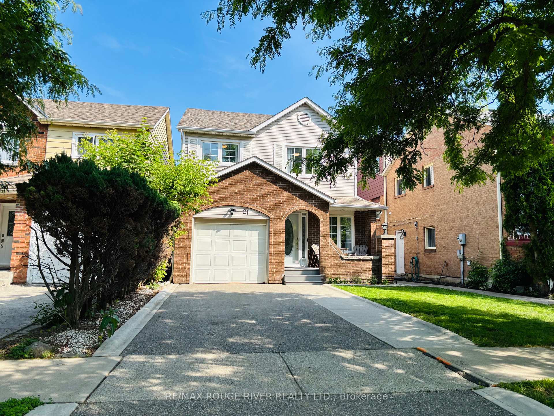 Photo 19 of 21 Slater Circle, Brampton, Brampton West — HOMEH