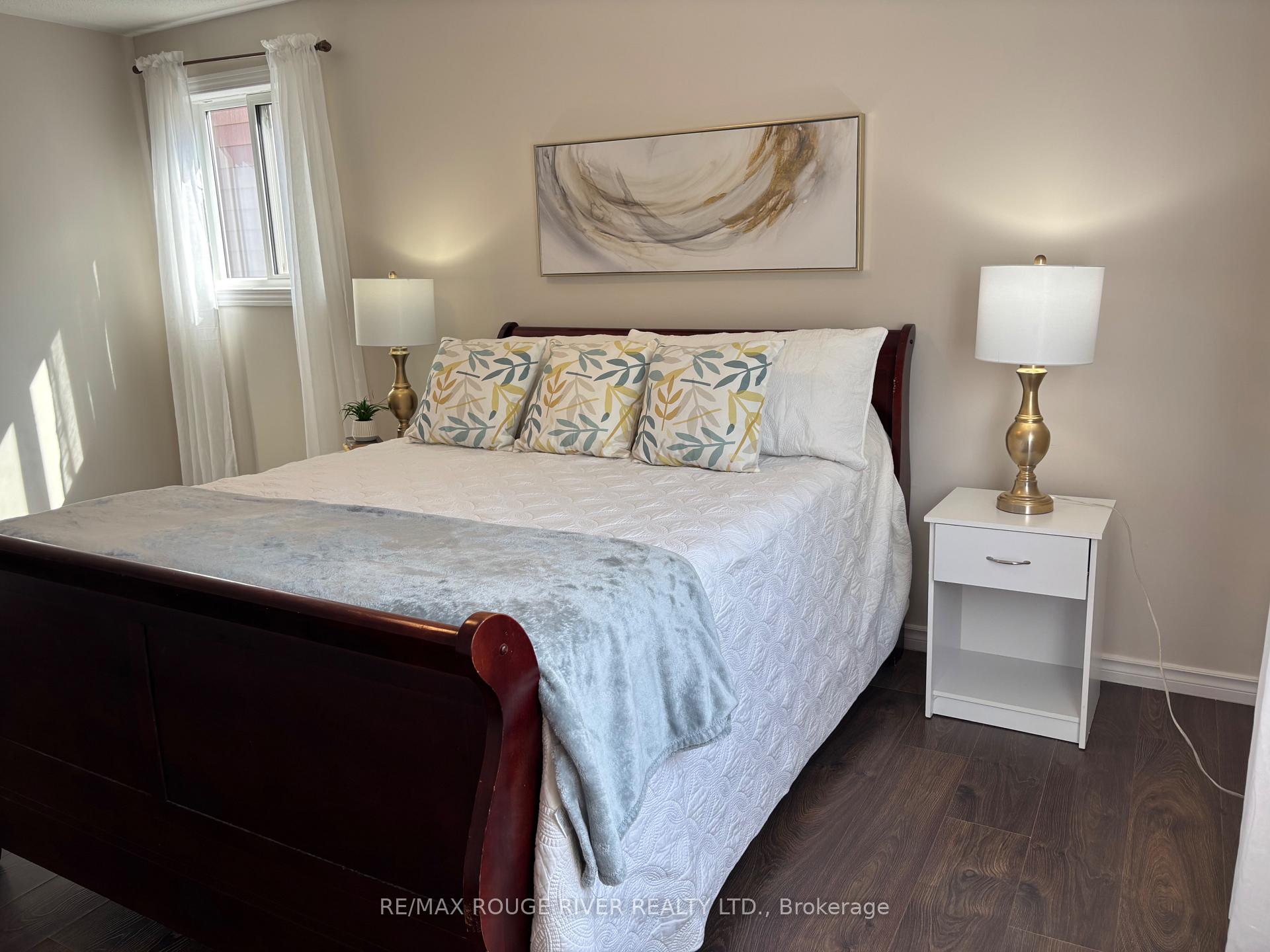 Photo 8 of 21 Slater Circle, Brampton, Brampton West — HOMEH