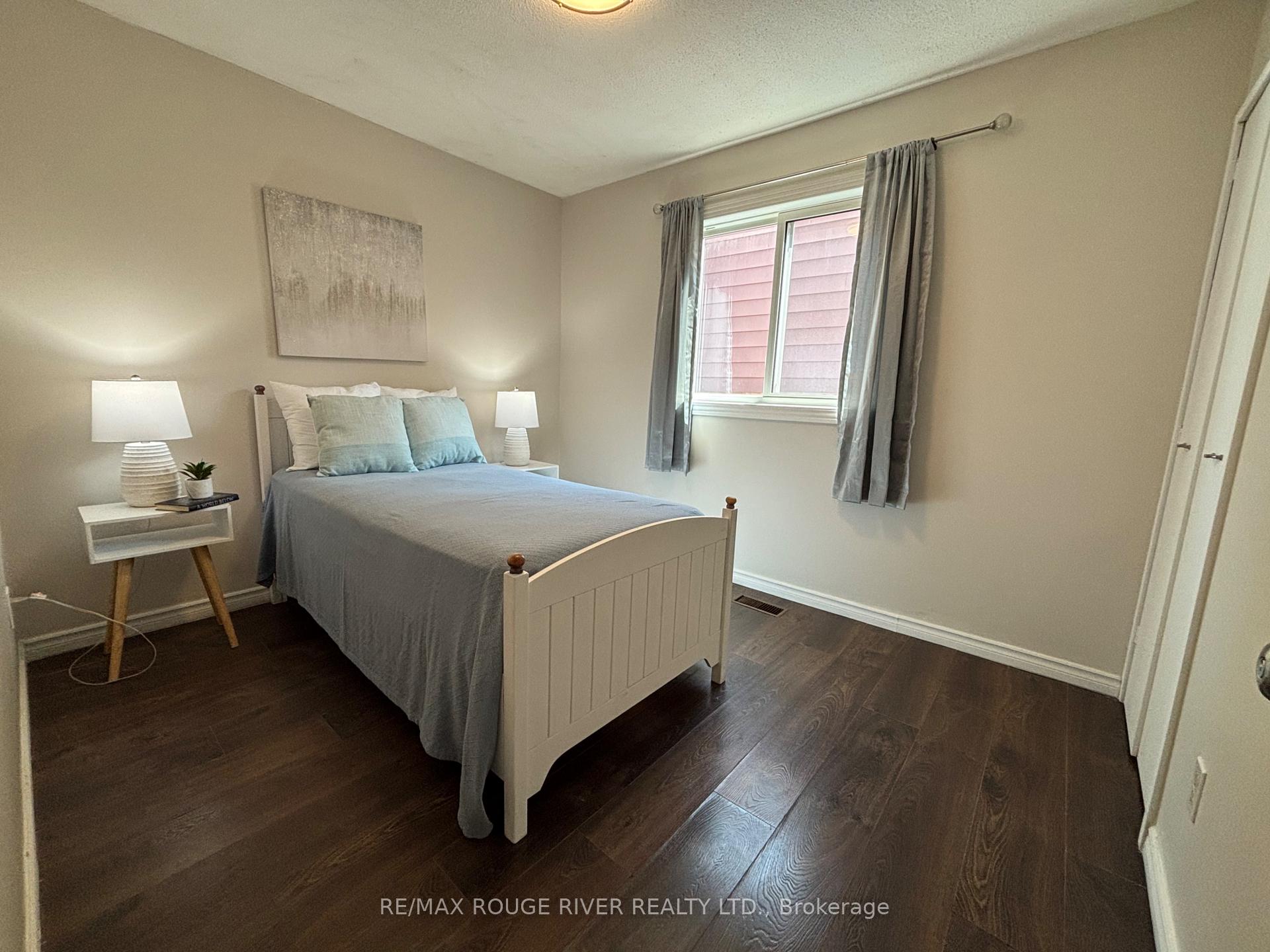 Photo 16 of 21 Slater Circle, Brampton, Brampton West — HOMEH
