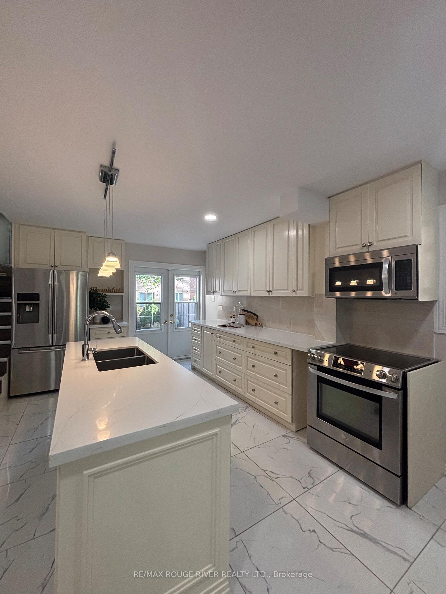 Photo 21 of 21 Slater Circle, Brampton, Brampton West — HOMEH