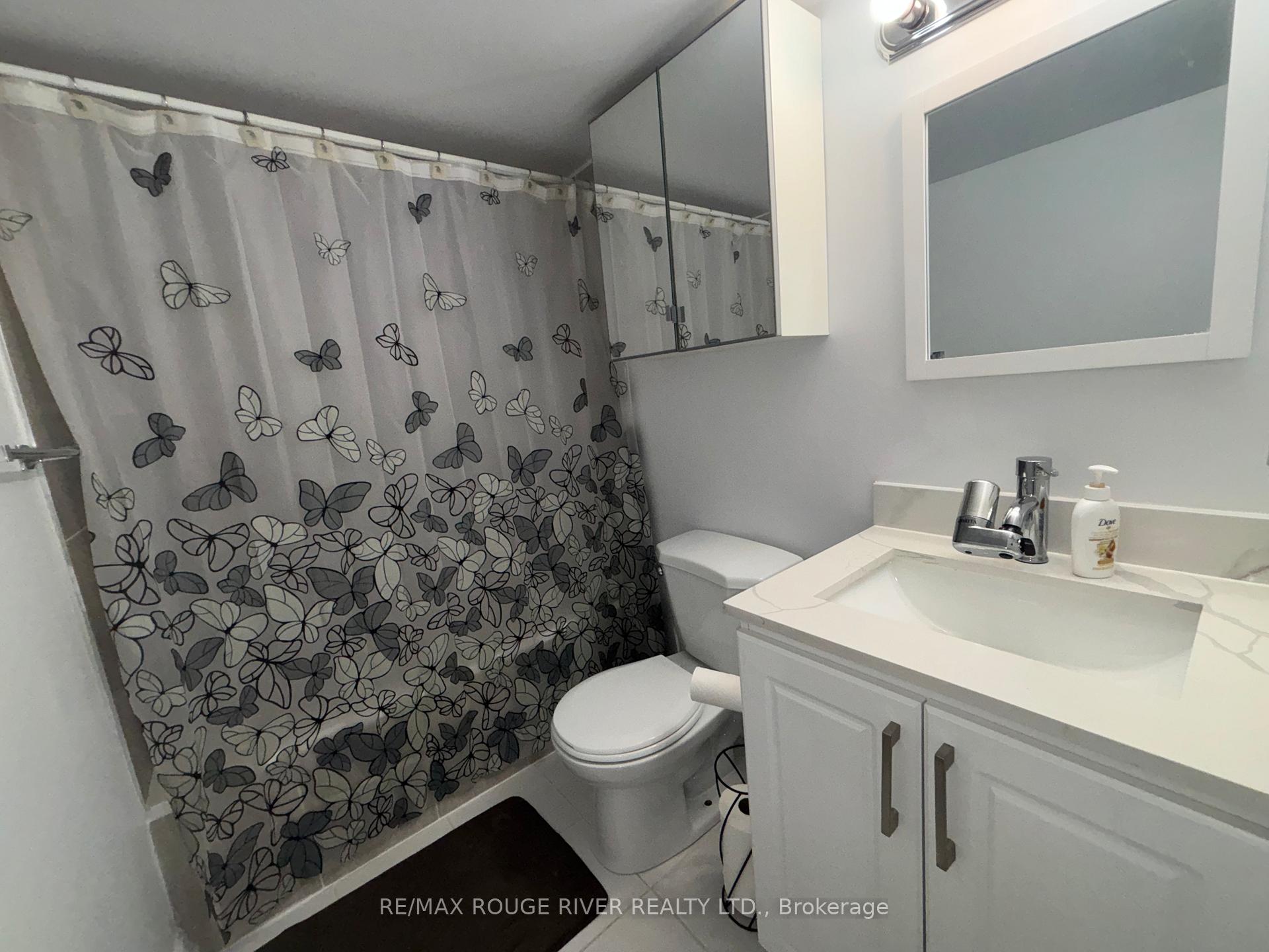 Photo 17 of 21 Slater Circle, Brampton, Brampton West — HOMEH