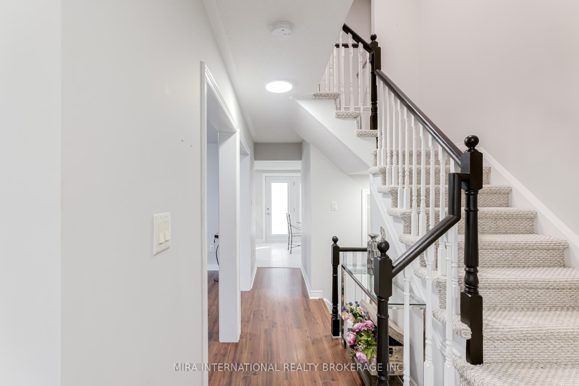 Photo 4 of 313 Esther Drive, Barrie, Painswick South — HOMEH