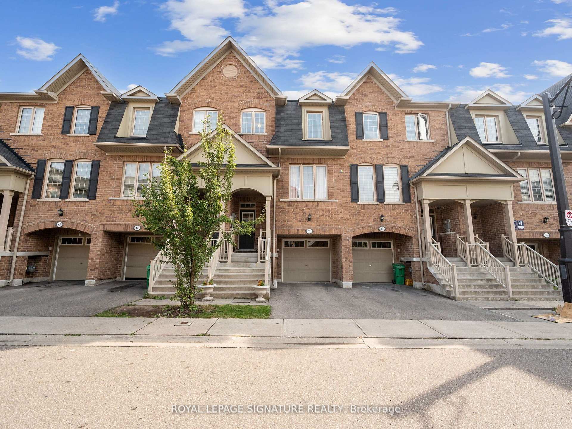 Front of 39 Sea Drifter Crescent