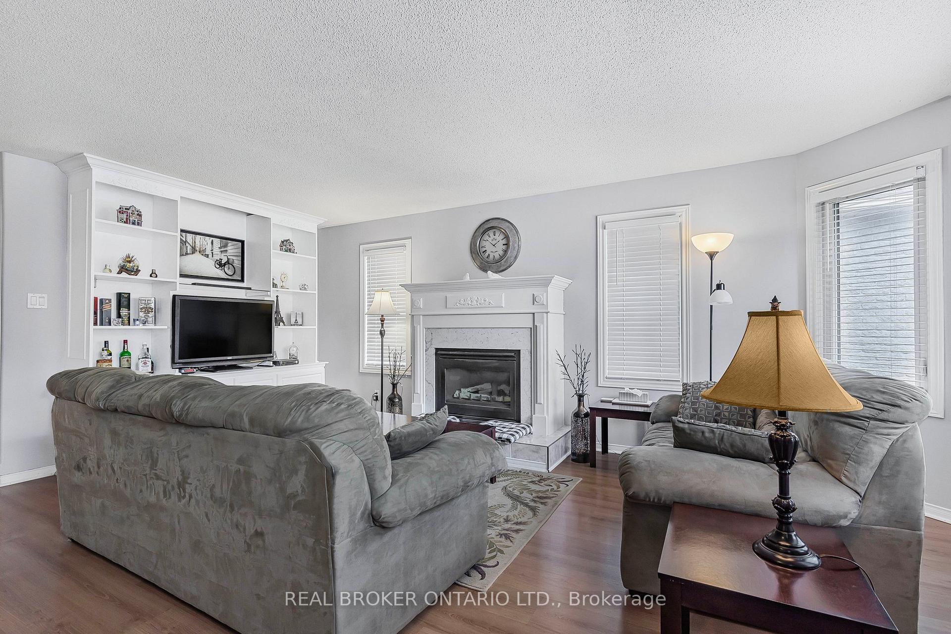 Photo 4 of 50 Brighton Road, Barrie, Georgian Drive — HOMEH