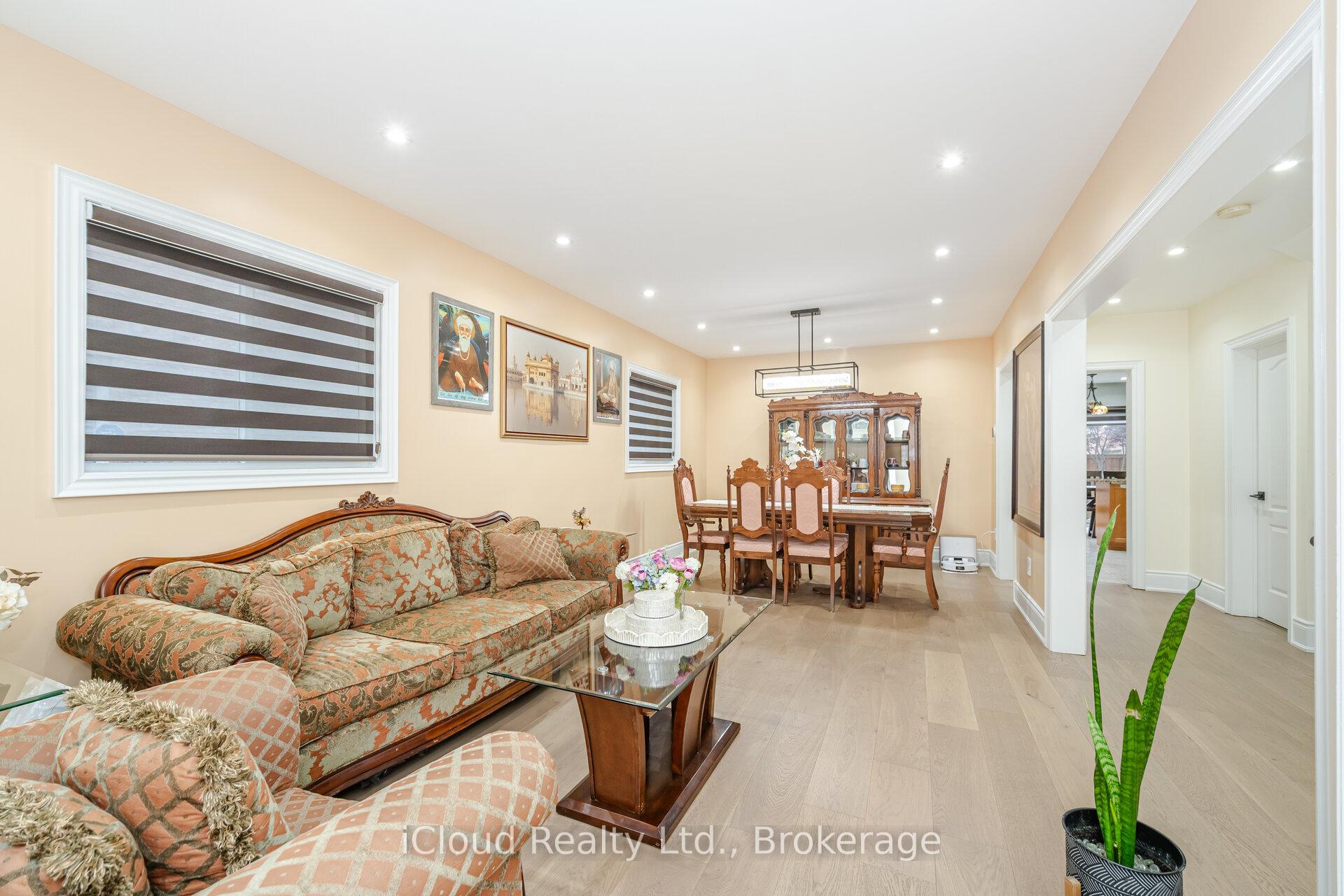 Photo 20 of 26 Culture Crescent, Brampton, Fletcher's Creek Village — HOMEH