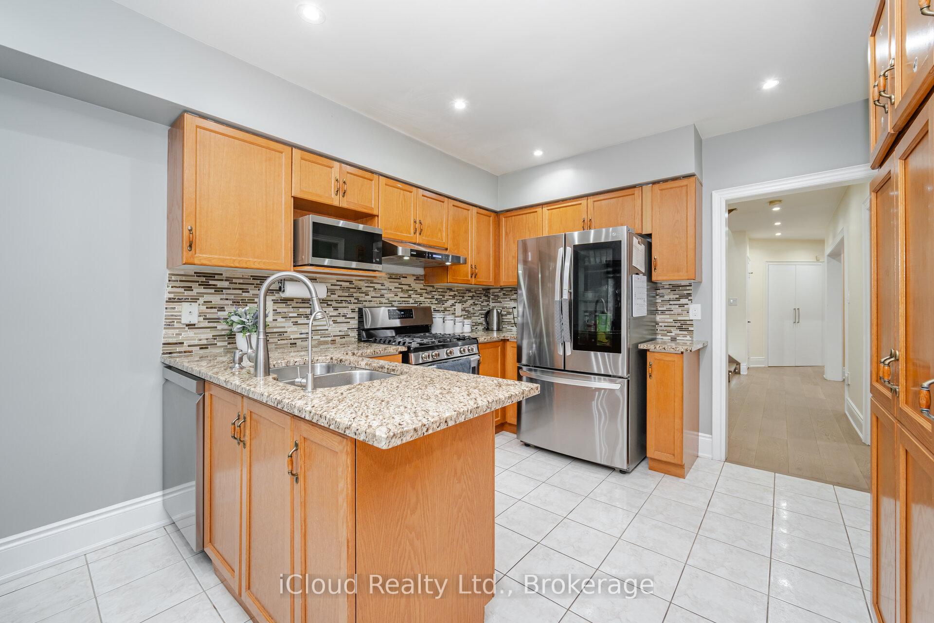 Photo 26 of 26 Culture Crescent, Brampton, Fletcher's Creek Village — HOMEH