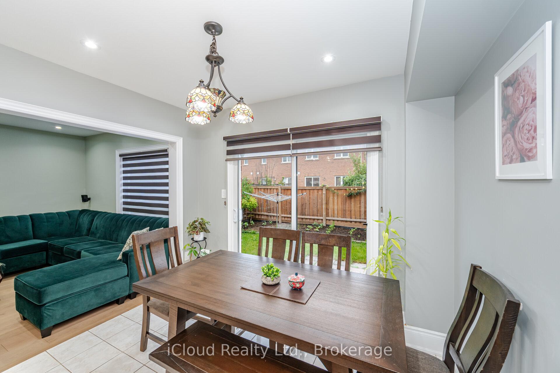 Photo 5 of 26 Culture Crescent, Brampton, Fletcher's Creek Village — HOMEH