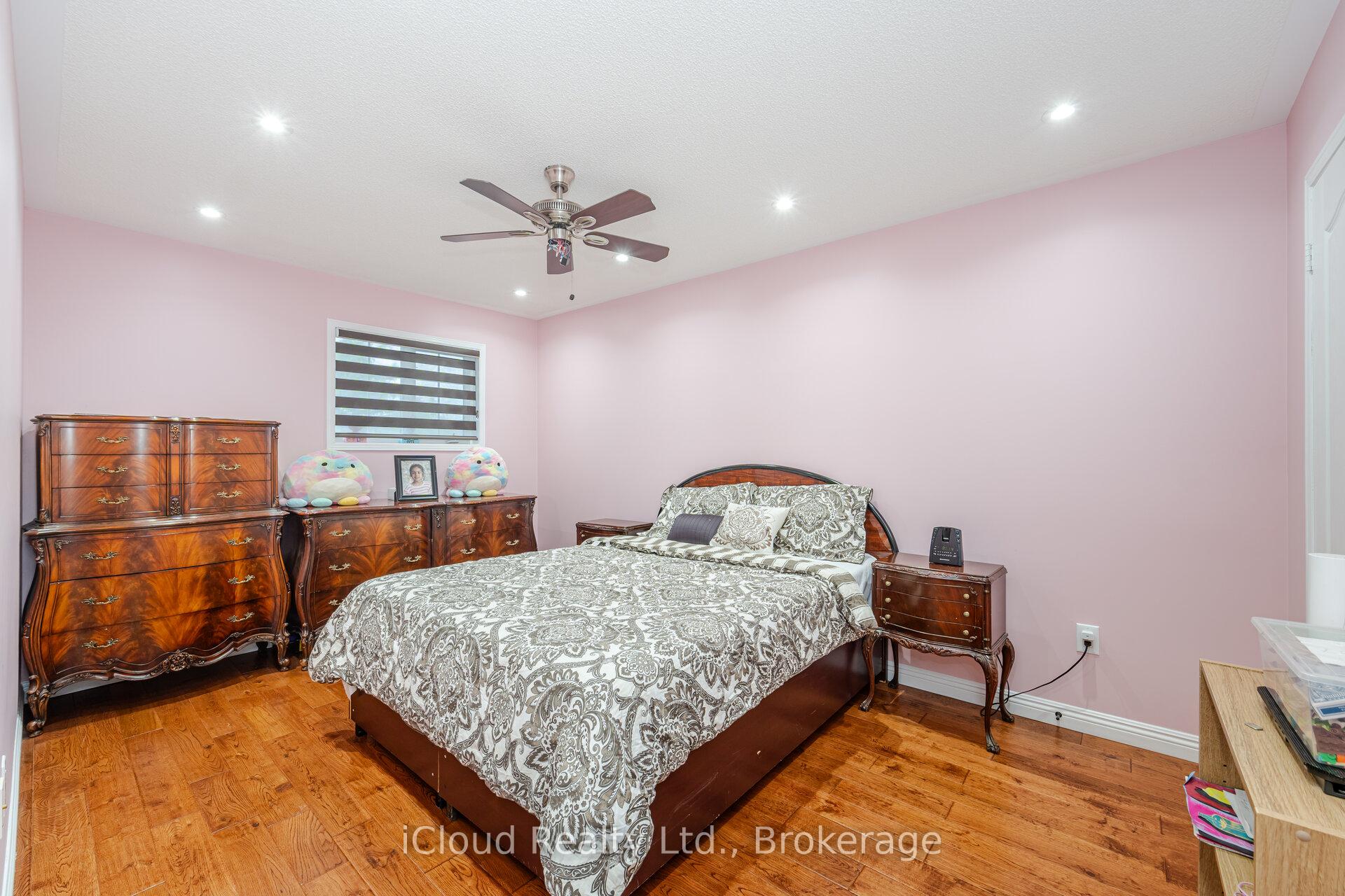 Photo 13 of 26 Culture Crescent, Brampton, Fletcher's Creek Village — HOMEH