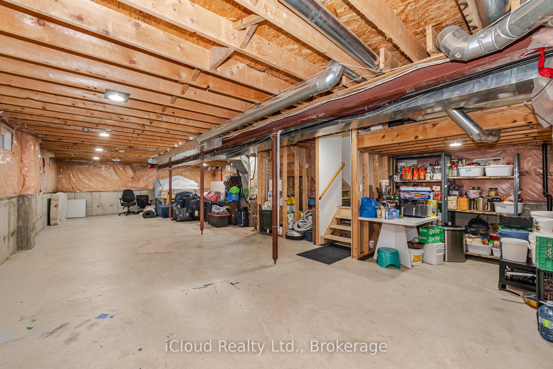 Photo 24 of 26 Culture Crescent, Brampton, Fletcher's Creek Village — HOMEH