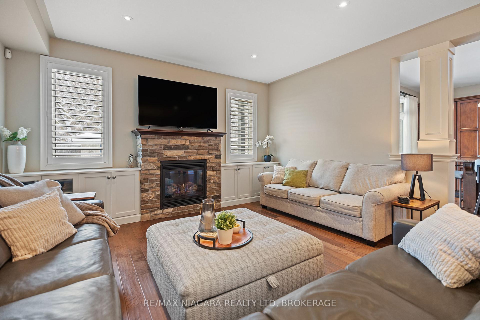 Photo 5 of 69 MacKenzie King Avenue, St. Catharines, Secord Woods — HOMEH