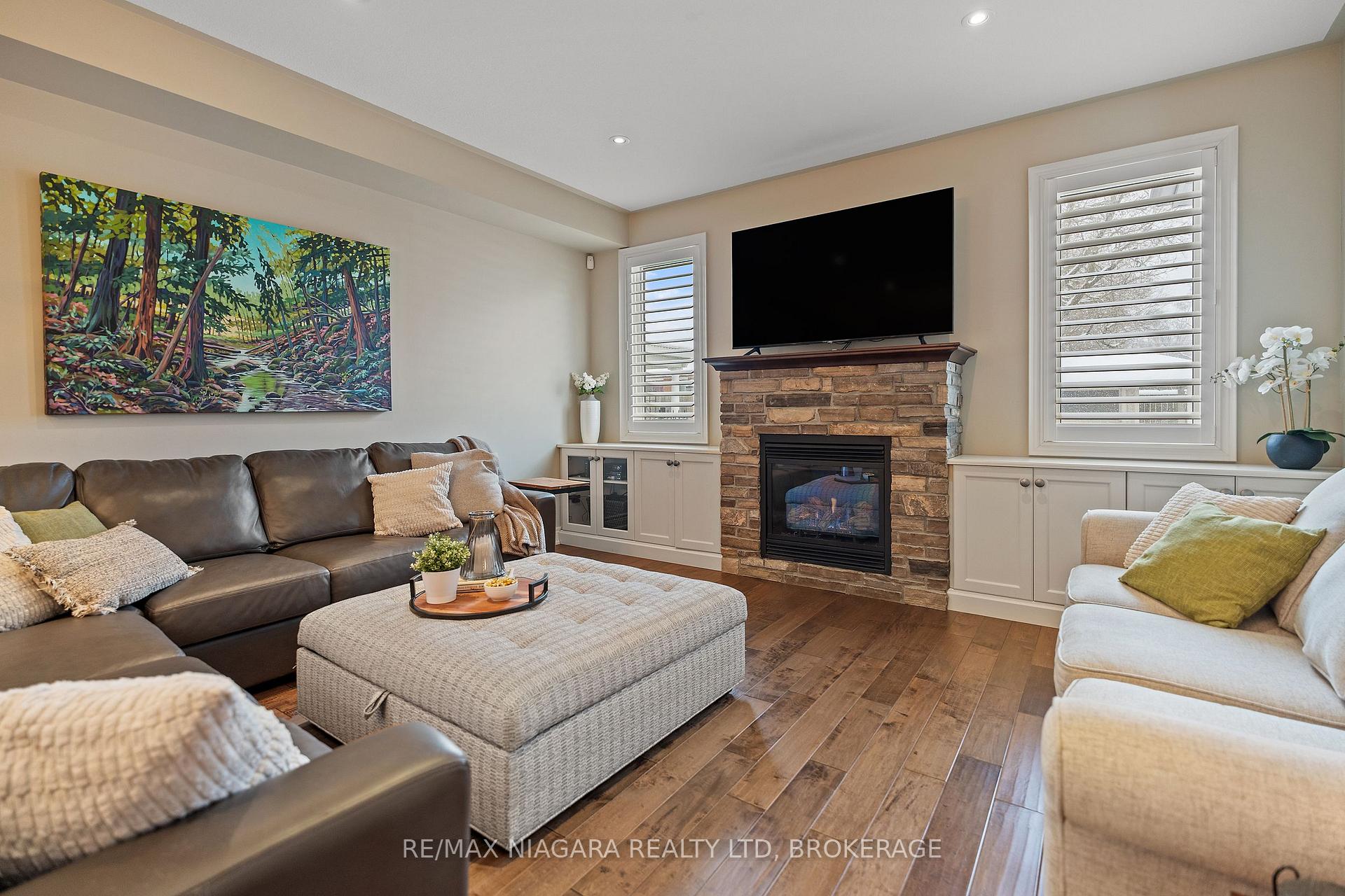 Photo 6 of 69 MacKenzie King Avenue, St. Catharines, Secord Woods — HOMEH