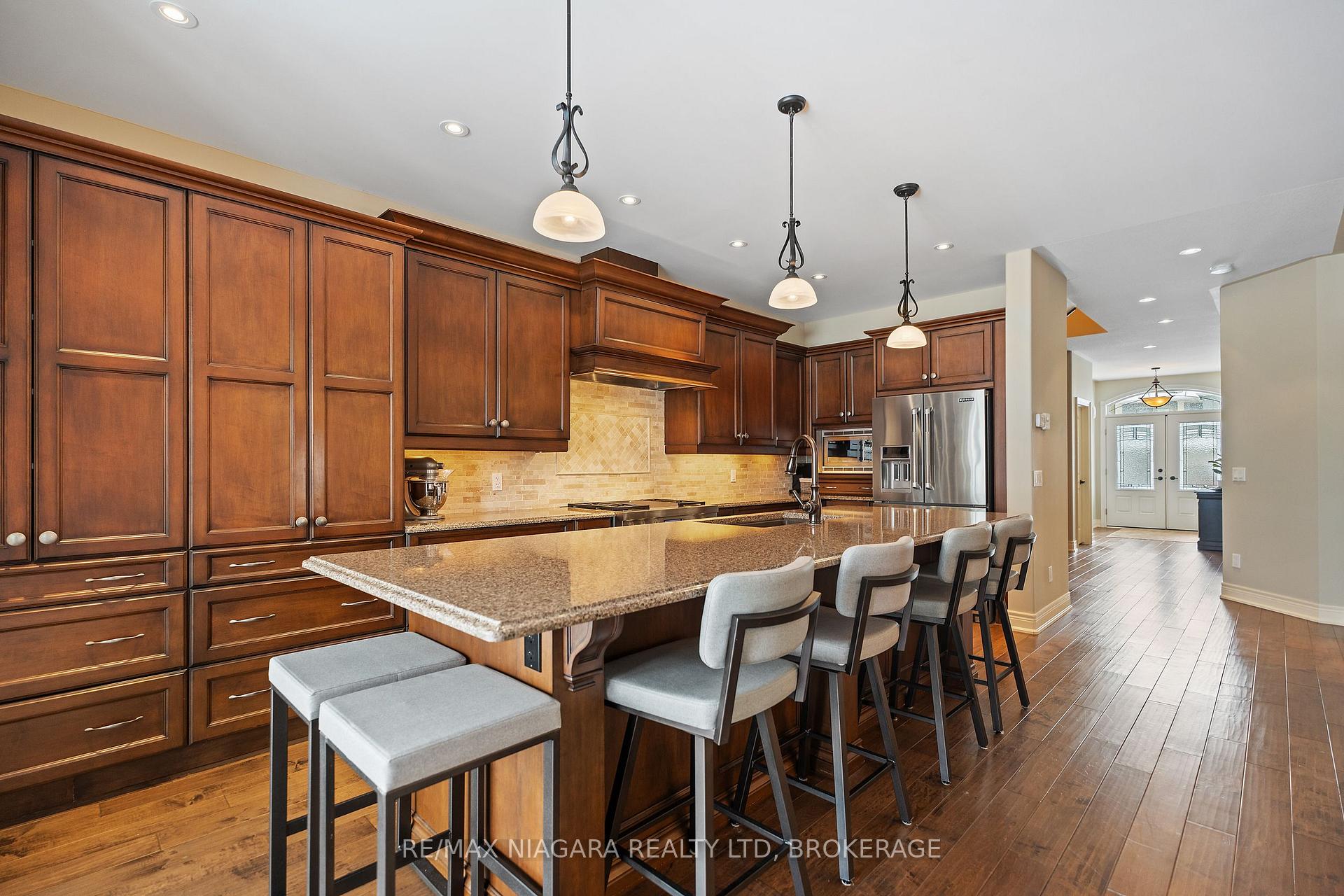 Photo 9 of 69 MacKenzie King Avenue, St. Catharines, Secord Woods — HOMEH