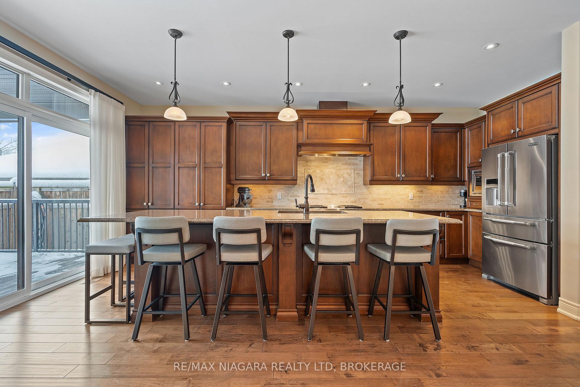 Photo 10 of 69 MacKenzie King Avenue, St. Catharines, Secord Woods — HOMEH