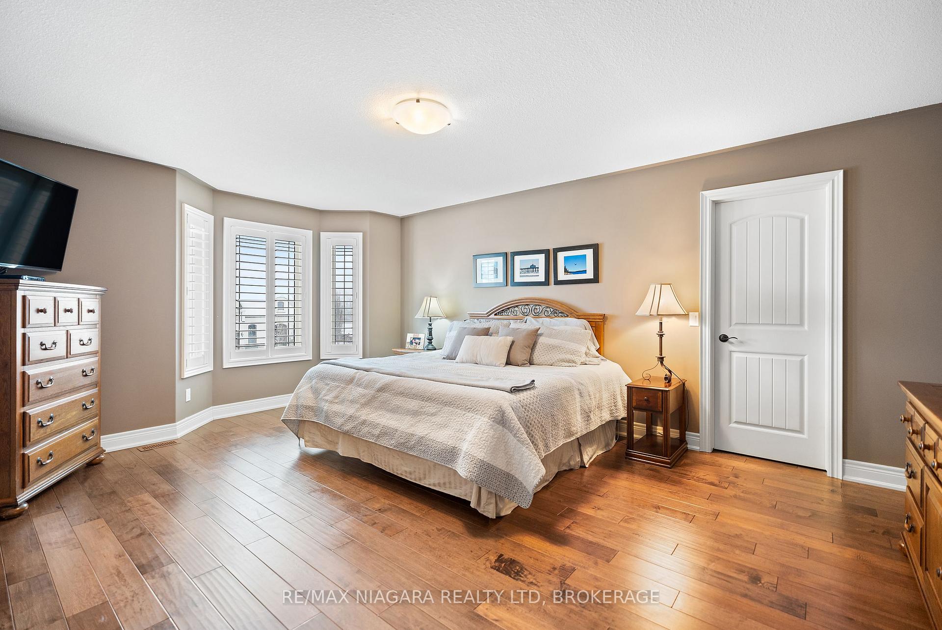 Photo 13 of 69 MacKenzie King Avenue, St. Catharines, Secord Woods — HOMEH