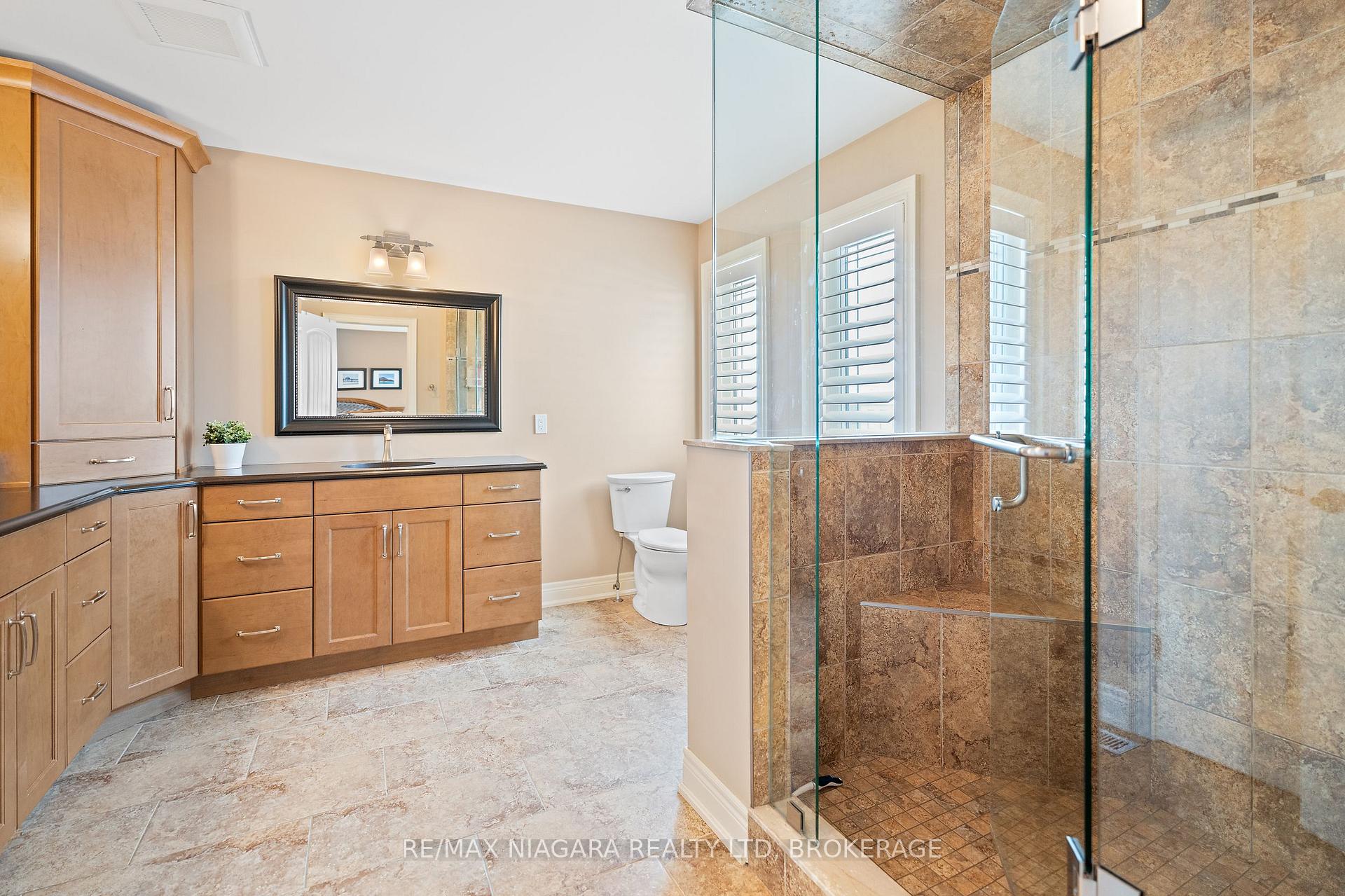 Photo 14 of 69 MacKenzie King Avenue, St. Catharines, Secord Woods — HOMEH