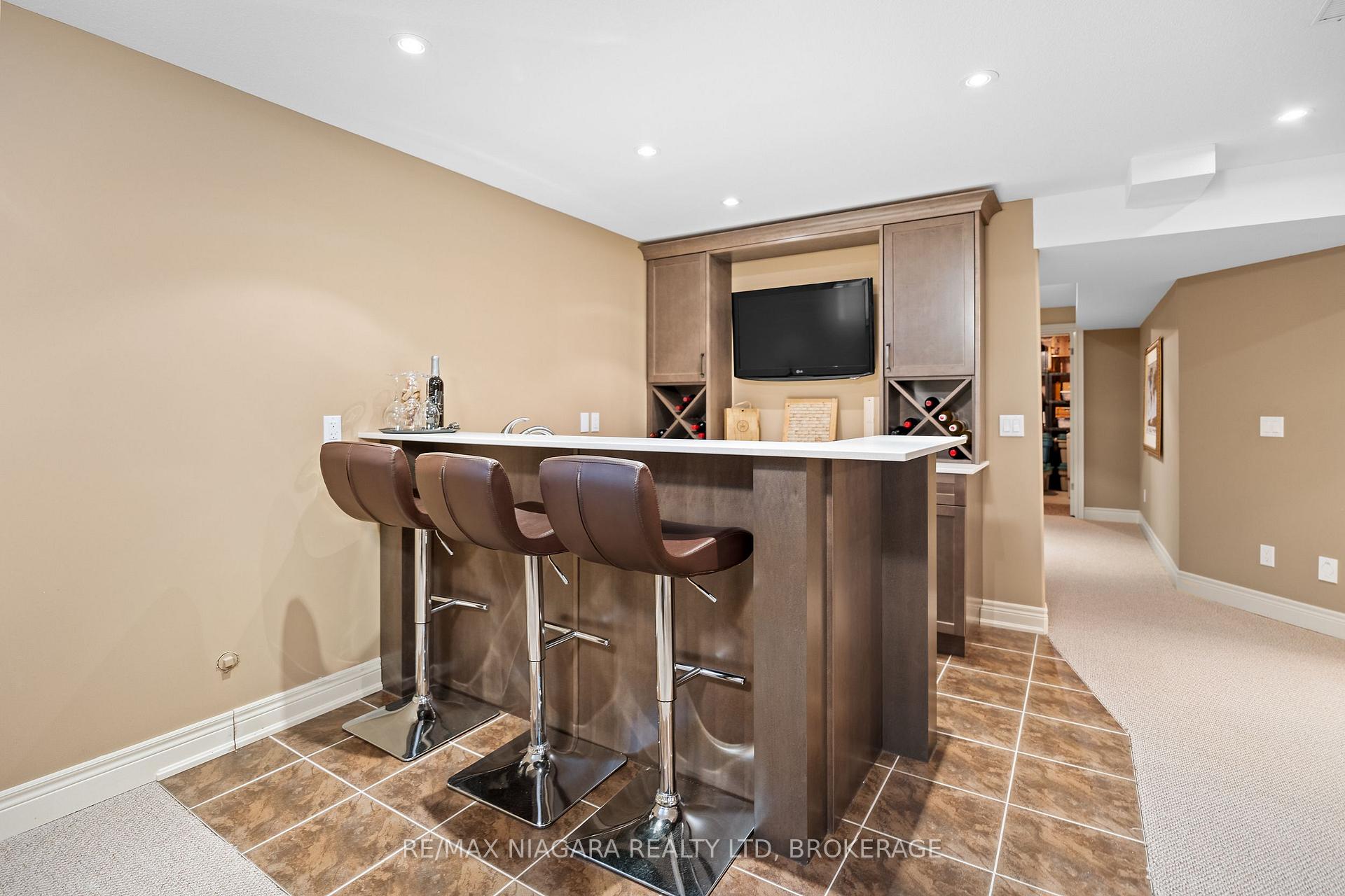 Photo 21 of 69 MacKenzie King Avenue, St. Catharines, Secord Woods — HOMEH