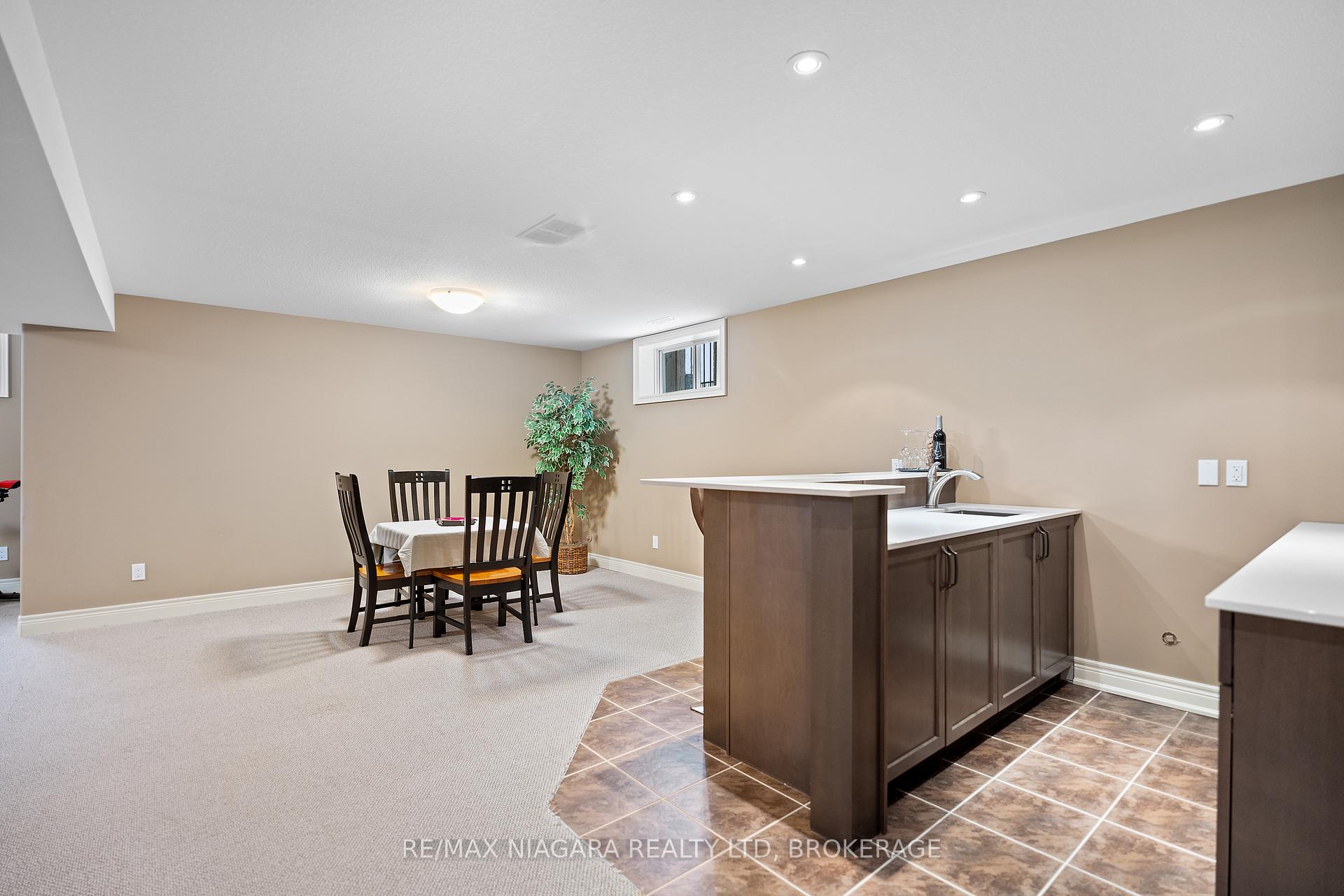 Photo 22 of 69 MacKenzie King Avenue, St. Catharines, Secord Woods — HOMEH