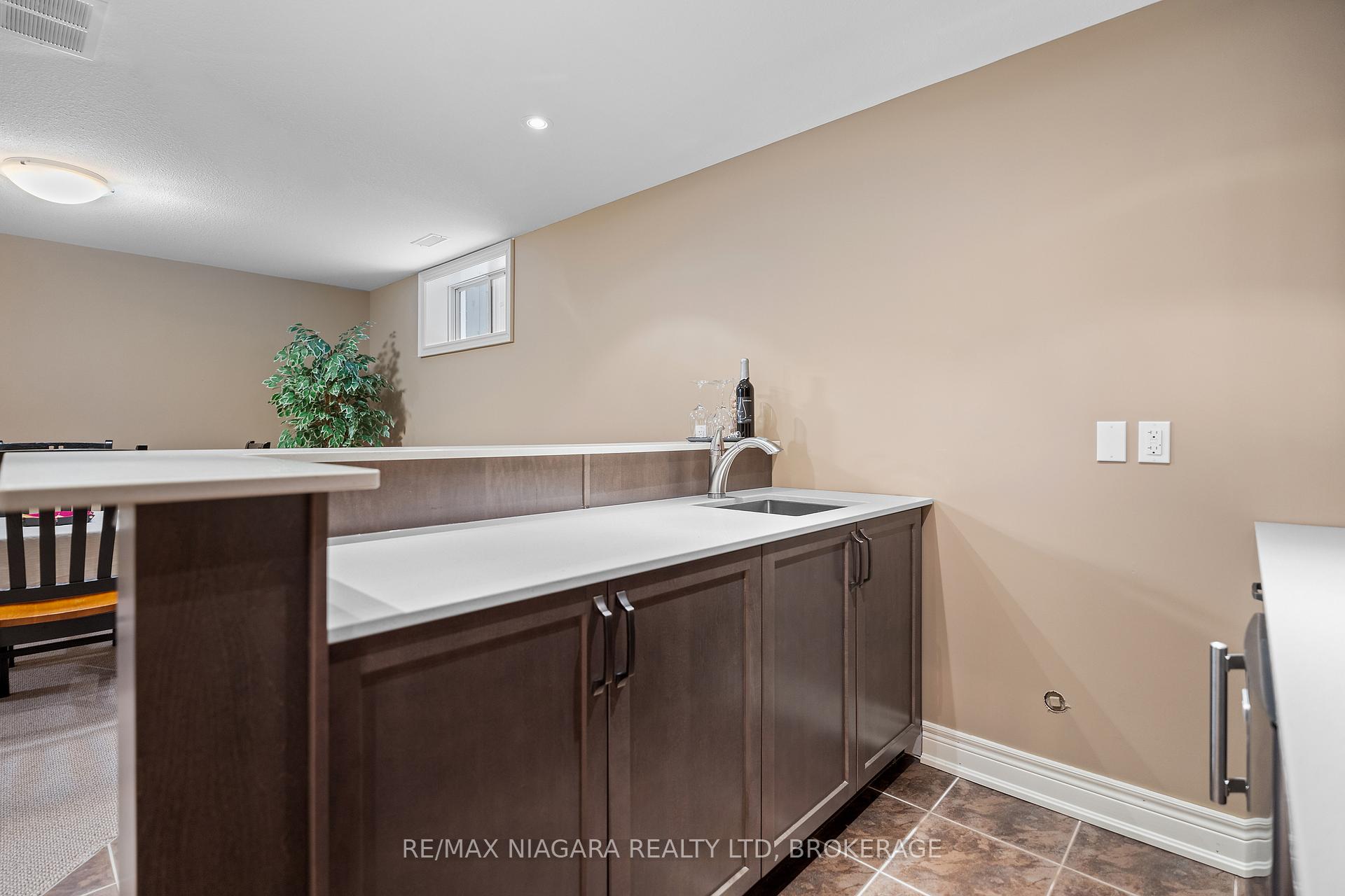 Photo 23 of 69 MacKenzie King Avenue, St. Catharines, Secord Woods — HOMEH