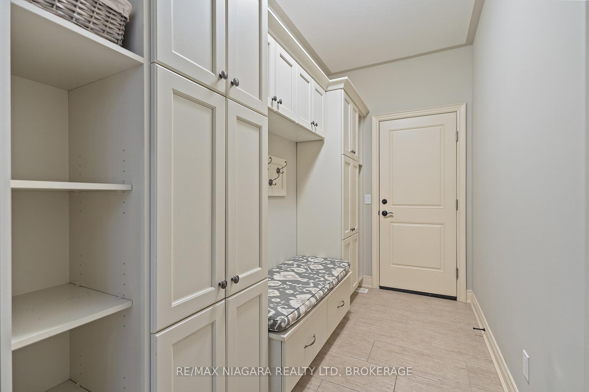 Photo 24 of 69 MacKenzie King Avenue, St. Catharines, Secord Woods — HOMEH