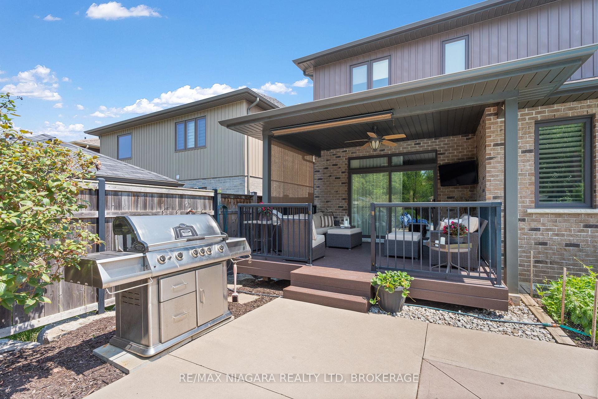 Photo 27 of 69 MacKenzie King Avenue, St. Catharines, Secord Woods — HOMEH