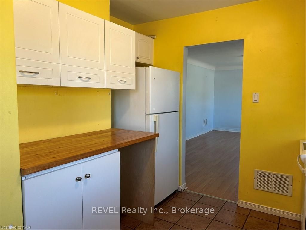 Photo 14 of 22 Ferndale Avenue, St. Catharines, Secord Woods — HOMEH