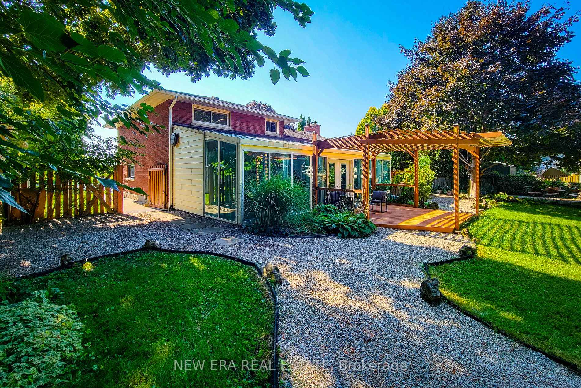 Photo 3 of 134 Bayview Drive, St. Catharines, Port Dalhousie — HOMEH