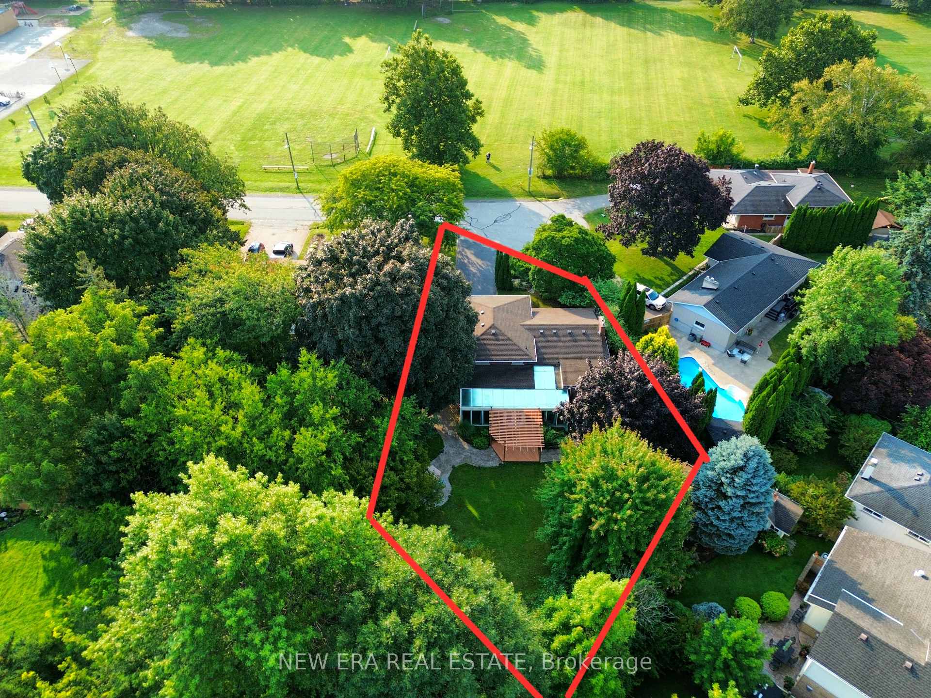 Photo 38 of 134 Bayview Drive, St. Catharines, Port Dalhousie — HOMEH