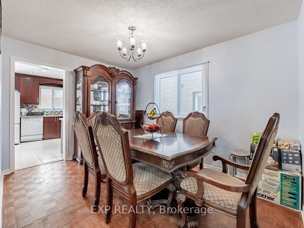 Photo 7 of 76 Blackmere Circle, Brampton, Fletcher's Creek South — HOMEH