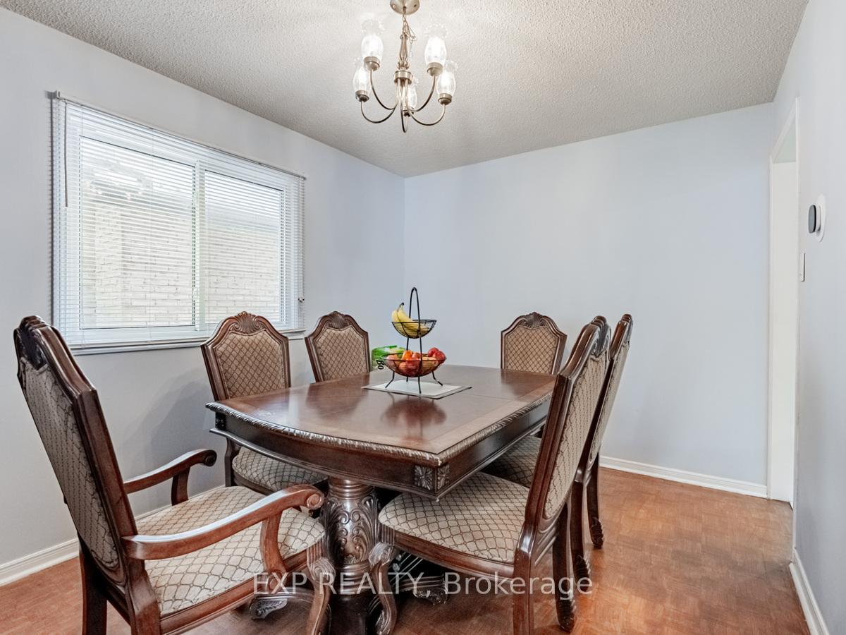 Photo 8 of 76 Blackmere Circle, Brampton, Fletcher's Creek South — HOMEH