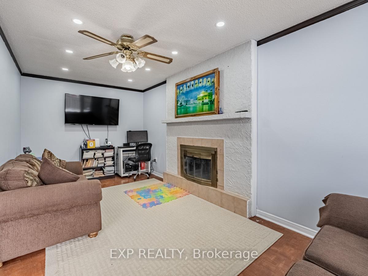 Photo 13 of 76 Blackmere Circle, Brampton, Fletcher's Creek South — HOMEH